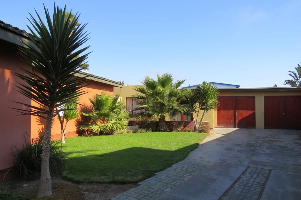 Beach Walk House And Cottage - Self Catering Swakopmund Exteriör bild