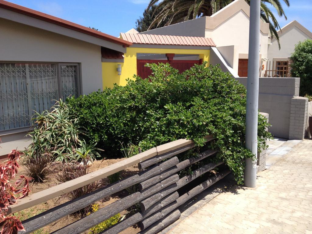 Beach Walk House And Cottage - Self Catering Swakopmund Exteriör bild