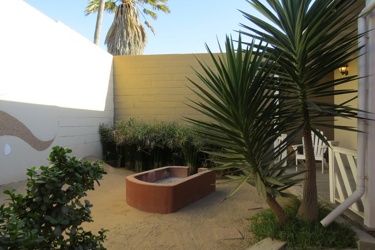 Beach Walk House And Cottage - Self Catering Swakopmund Exteriör bild