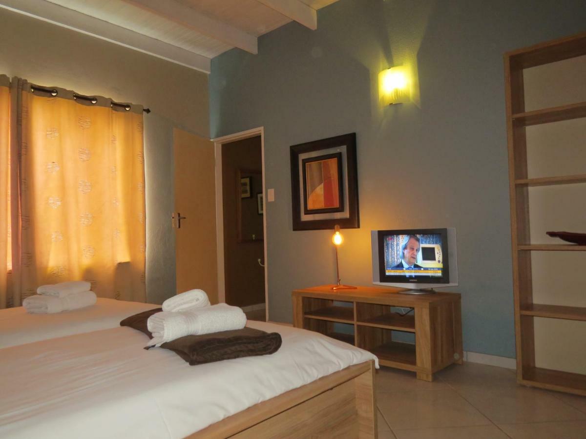 Beach Walk House And Cottage - Self Catering Swakopmund Exteriör bild